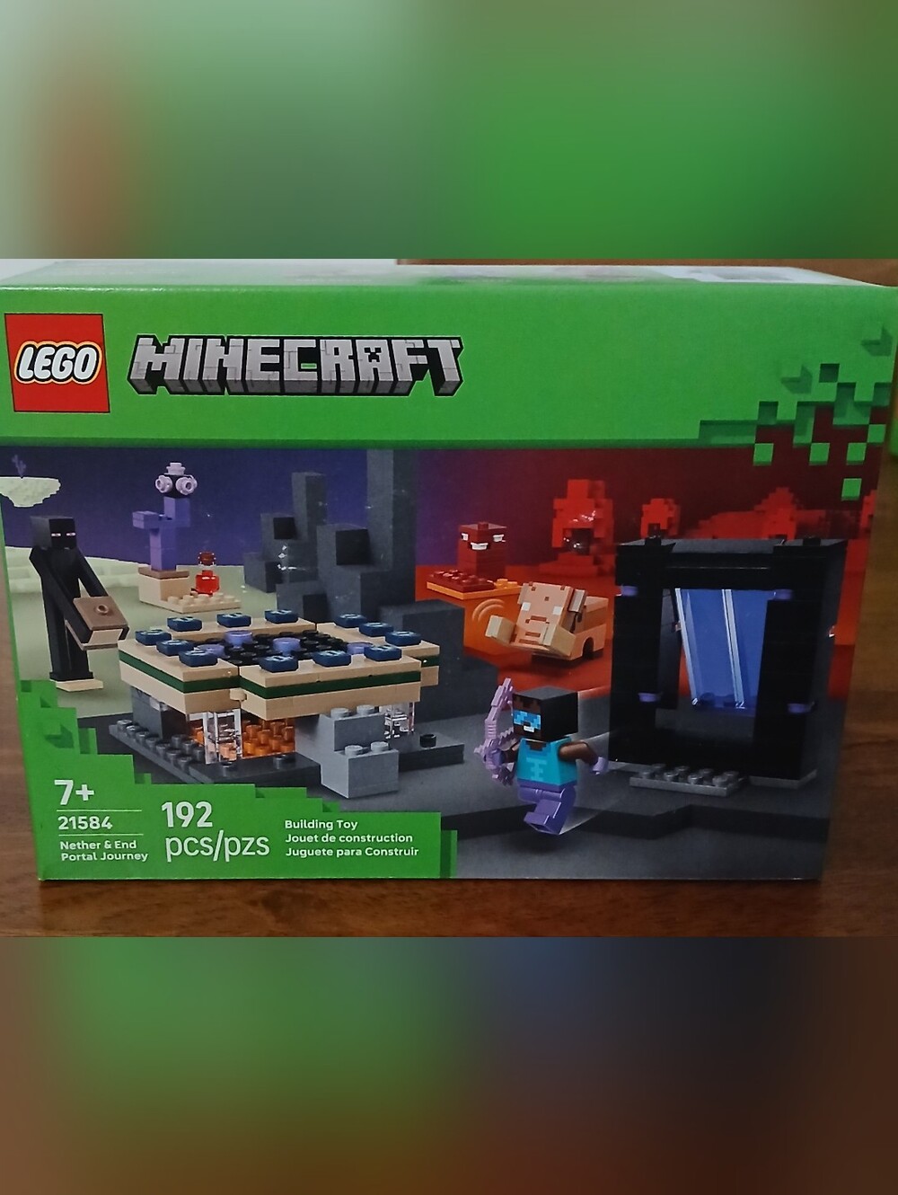 LEGO Minecraft Nether & End Portal Journey NWT Ages 7+ 192 PCS